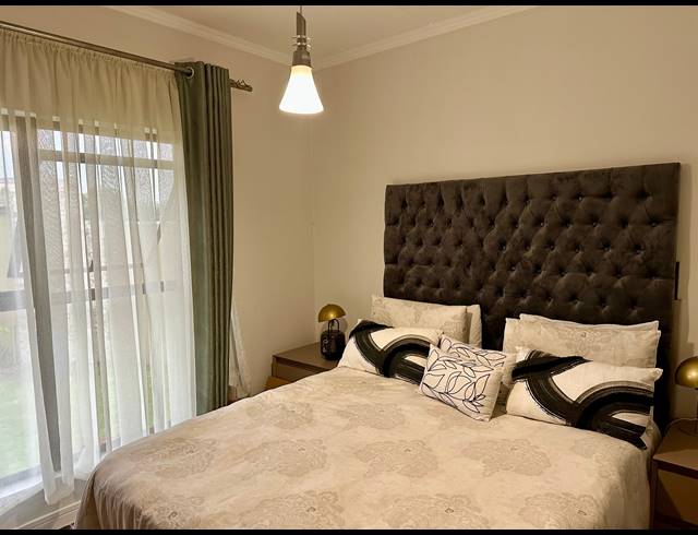 3 BEDROOM APARTMENT FOR SALE IN WATERFALL
